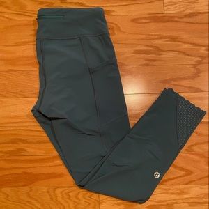 Lululemon Teal Leggings Size 8 Length 25”
